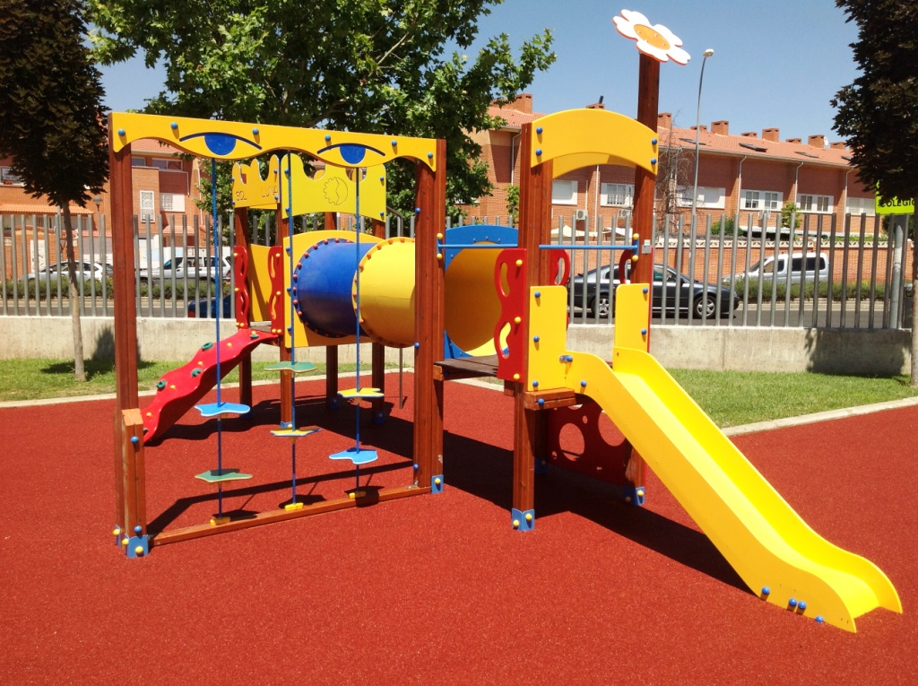 Afamour anuncia un crecimiento histórico de las exportaciones españolas de mobiliario urbano y parques infantiles