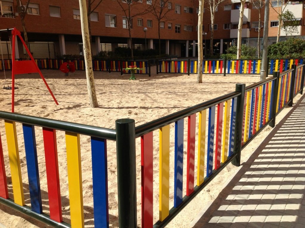 Vallas Metálicas para Parques Infantiles, Protección y Seguridad