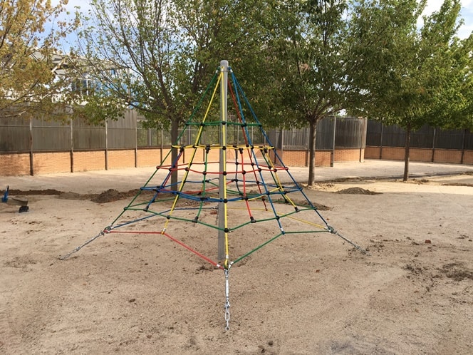 Contracción trabajo Realmente Piramide De Cuerdas Para Parques Infantiles En Colegios
