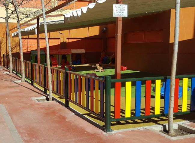 Valla de Madera para parques infantiles, guarderías, colegios 