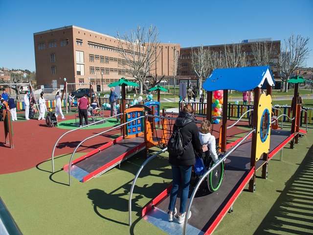 Pavimento De Caucho Continuo Para Parques Infantiles Toledo