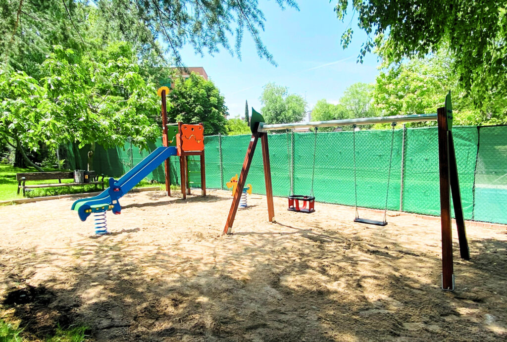 Nuevo parque infantil para la Comunidad de Propietarios La Masó, en Madrid